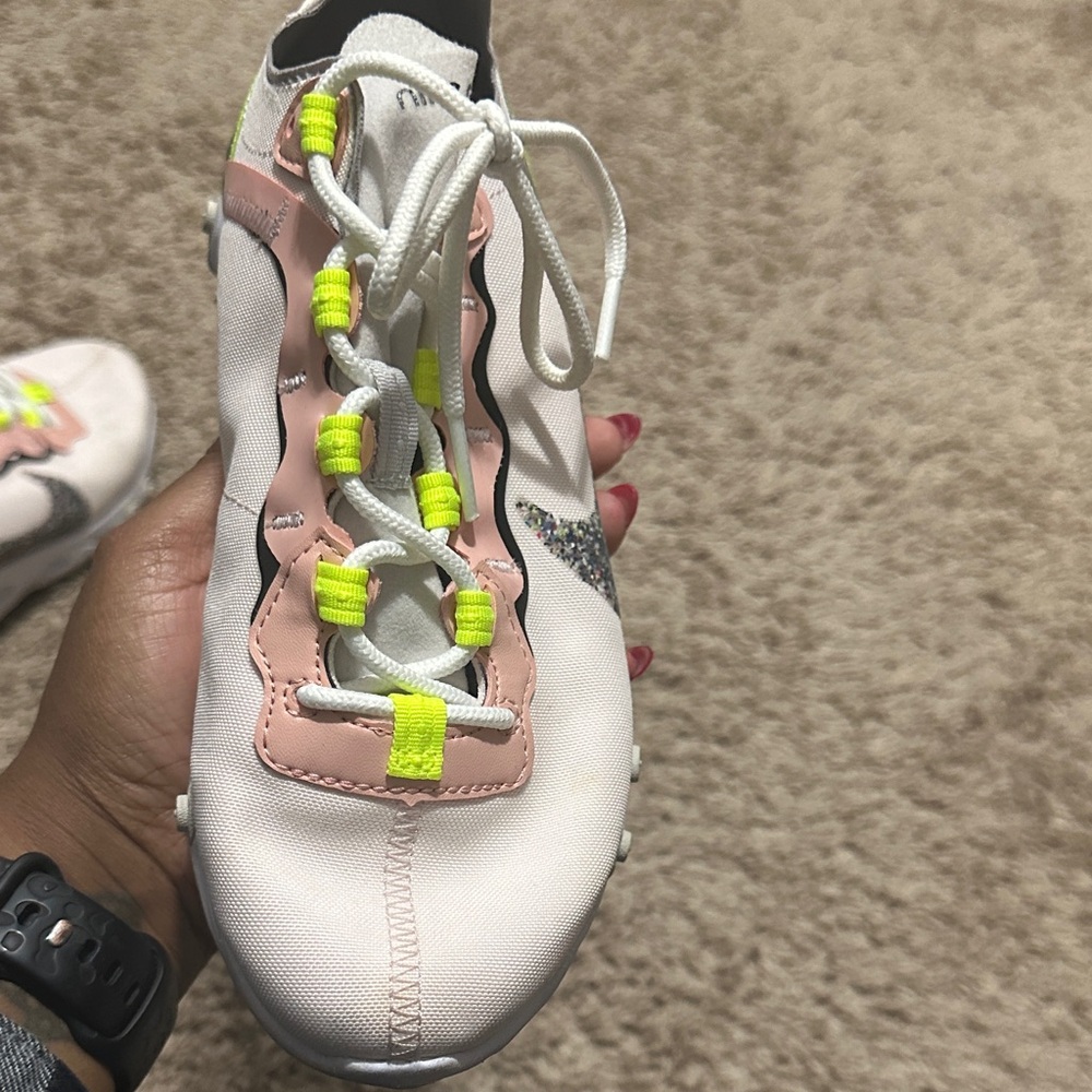 Women’s Nike React Sneakers - Picture 9 of 12